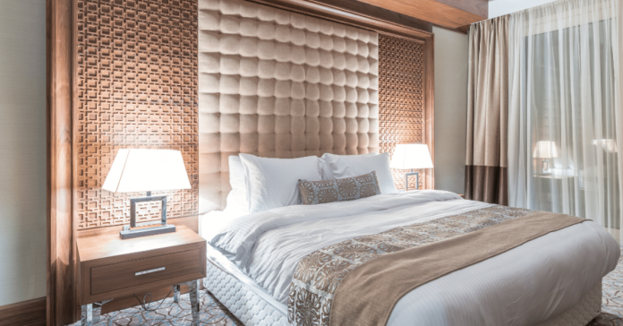 Can temperature-reactive linens provide unique benefits in hotel environments?