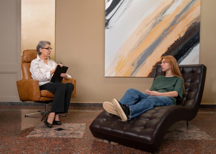 Art therapy is more than just a fun activity—it’s a powerful tool for seniors with Alzheimer’s and dementia. When words fail, colors, shapes, and textures can help express emotions and memories. Many memory care communities incorporate creative programs to stimulate the brain, reduce stress, and bring joy to residents. In places like senior care with therapy programs in Highland Village, art therapy plays a big role in enhancing the quality of life for those with cognitive decline. How Creative Expression Helps with Memory Recall For seniors struggling with memory loss, art can unlock emotions and experiences from the past. Even if someone has difficulty remembering names or dates, they may still recall how to hold a paintbrush or mold clay. Familiar colors or patterns might trigger long-lost memories, helping them reconnect with their past. Unlike structured conversations, which can sometimes be frustrating for dementia patients, creative activities allow them to express themselves freely. They don’t have to search for the 