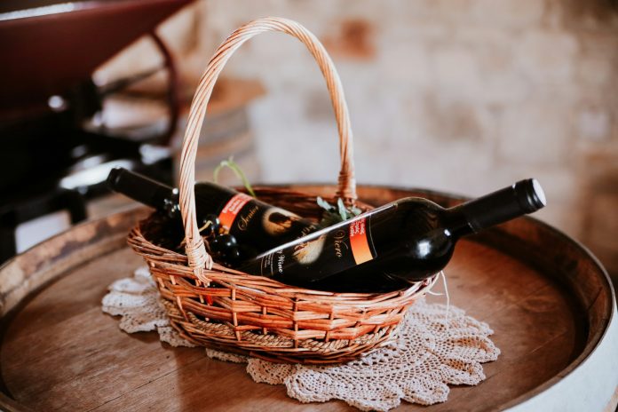 Wine Baskets - The Elegant Gesture That Never Goes Out of Style